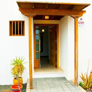 https://luxury-anabel-villa.in-canary-islands.com
